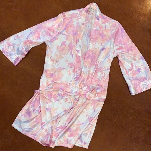Silk Robe - Picture 1 of 4